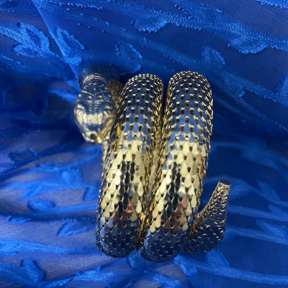 EUC Gold Flexible Serpent Bracelet - Picture 4 of 5